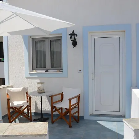 Giorgadi's Plaka (Milos)
