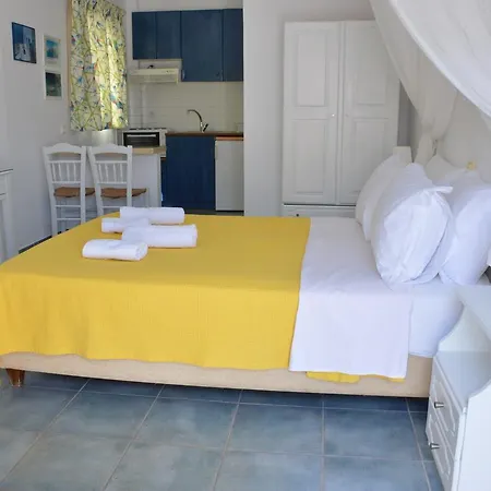 Giorgadi's Plaka (Milos)
