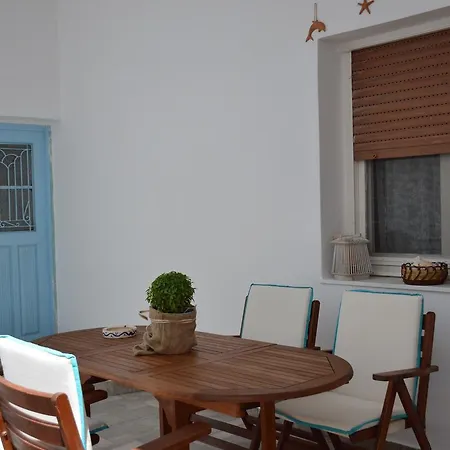 Giorgadi's Plaka (Milos)